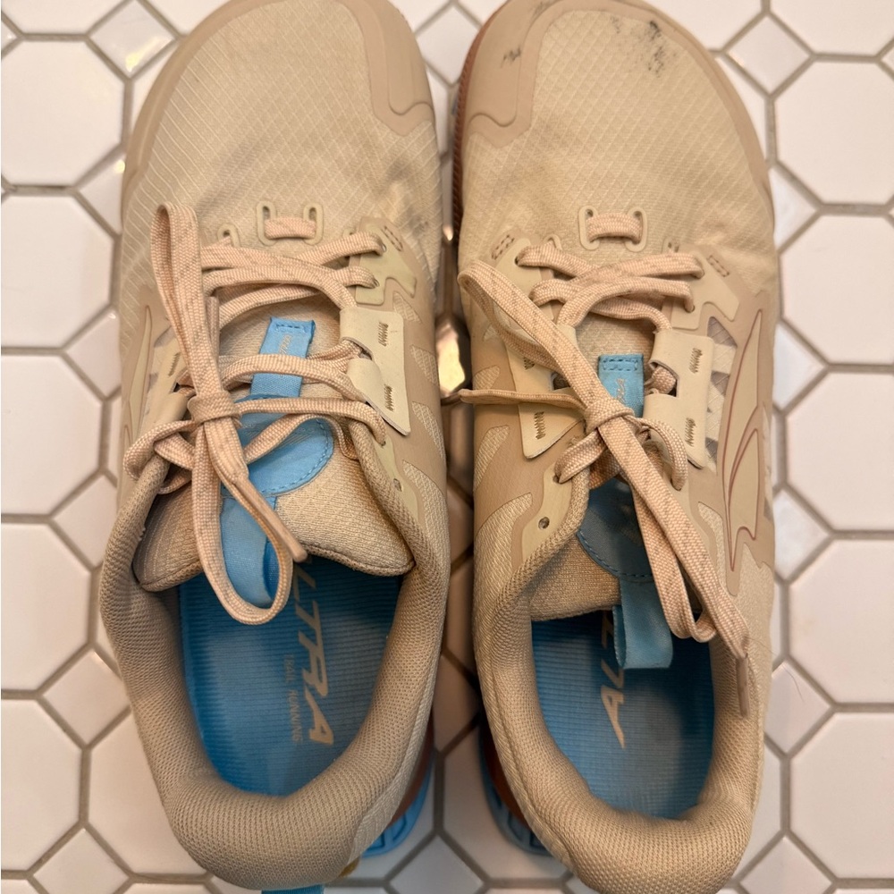 Altra Lone Peak women’s 9